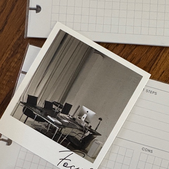 Cloth and Paper bundle - Picture 8 of 16